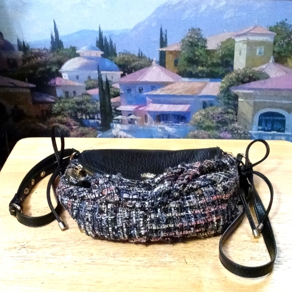 🆕Juicy Couture Traveler Flap Crossbody Bag.🎒Wide Zip Pocket,Tweed&Leather. - Picture 1 of 12